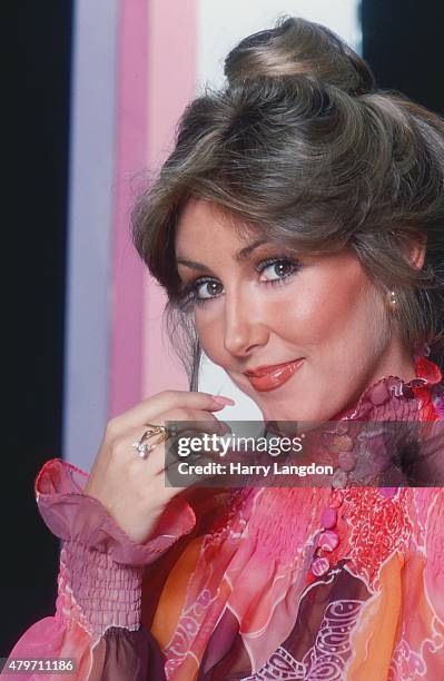 Actress Linda Thompson poses for a portrait in 1977 in Los Angeles, California.