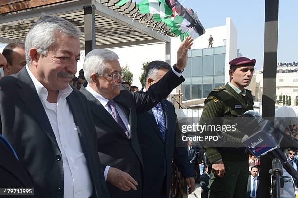 Fespok Barack Obama Meets Palestinian President Mahmoud Abbas Photos and ...