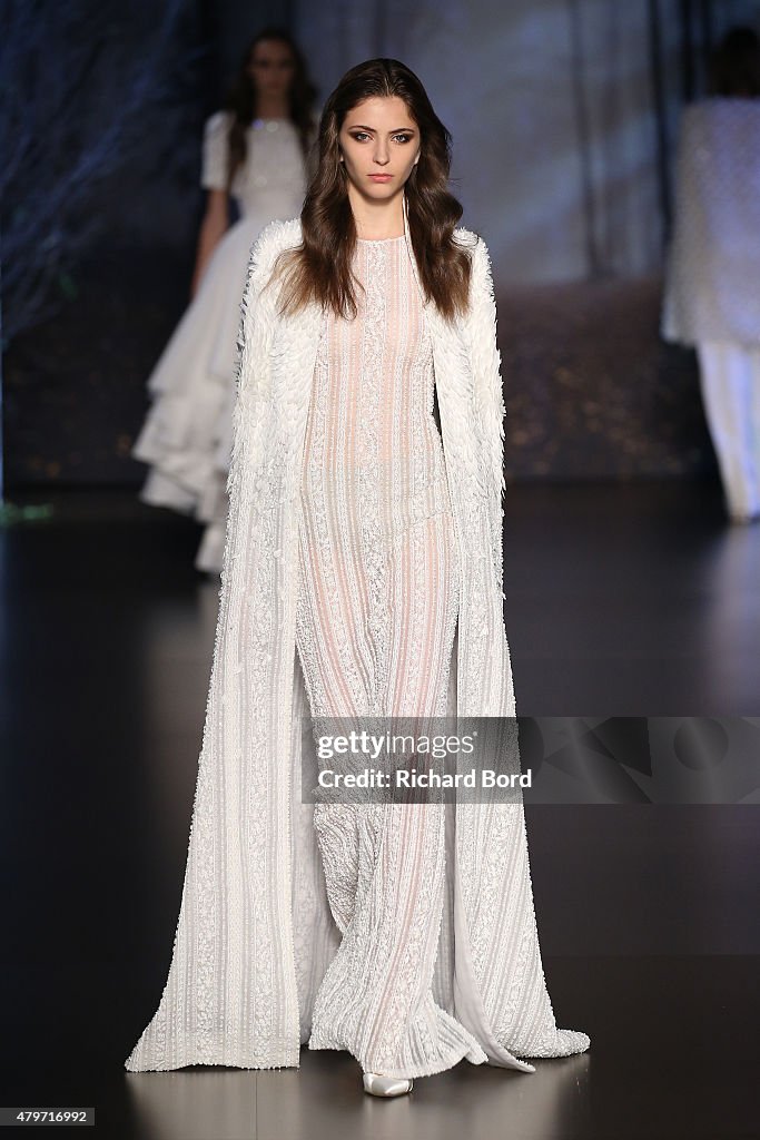 Ralph & Russo : Runway - Paris Fashion Week - Haute Couture Fall/Winter 2015/2016