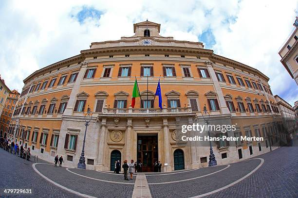 rome, palazzo montecitorio, parliament building - palazzo di montecitorio stock-fotos und bilder