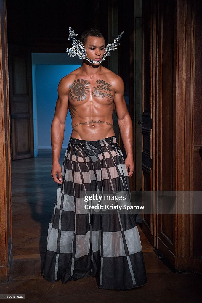 Serkan Cura : Runway - Paris Fashion Week - Haute Couture Fall/Winter 2015/2016