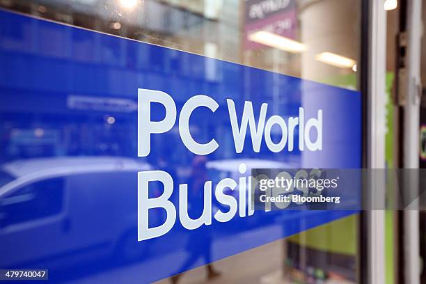 Automatic Store Doors Photos and Premium High Res Pictures - Getty Images