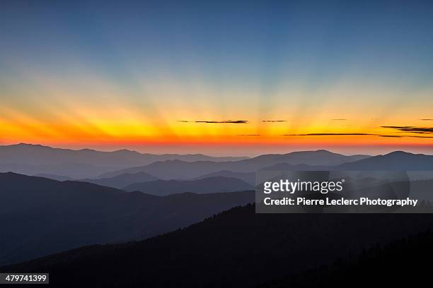 sun rays over the great smoky mountains - clingman's dome - fotografias e filmes do acervo