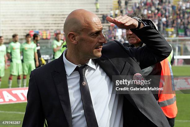 Domenico Di Carlo head coach of AS Livorno Calcio gestures during the Serie A match between AS Livorno Calcio and Bologna FC at Stadio Armando Picchi...