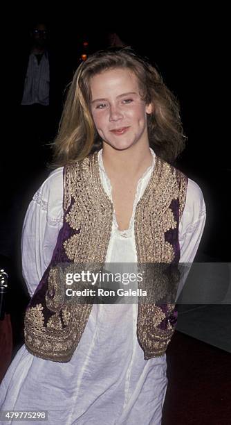 Amanda Peterson attends the premiere of "Listen To Me" on May 3, 1989 at the Academy Theater in Beverly Hills, California.