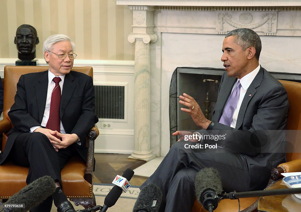 Obama Meets With Vietnamese Leader