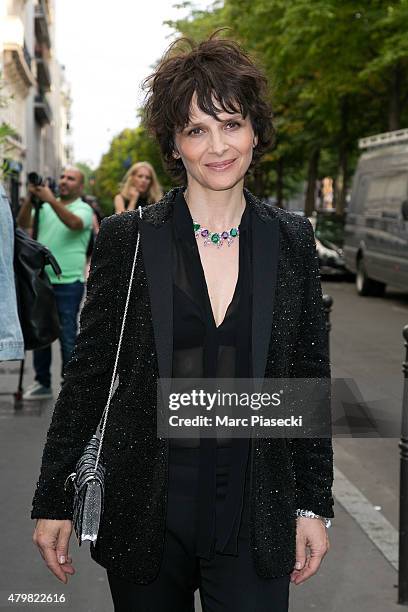 Actress Juliette Binoche arrives to attend the 'BULGARI' Haute Couture Cocktail Party and Model Show on July 7, 2015 in Paris, France.