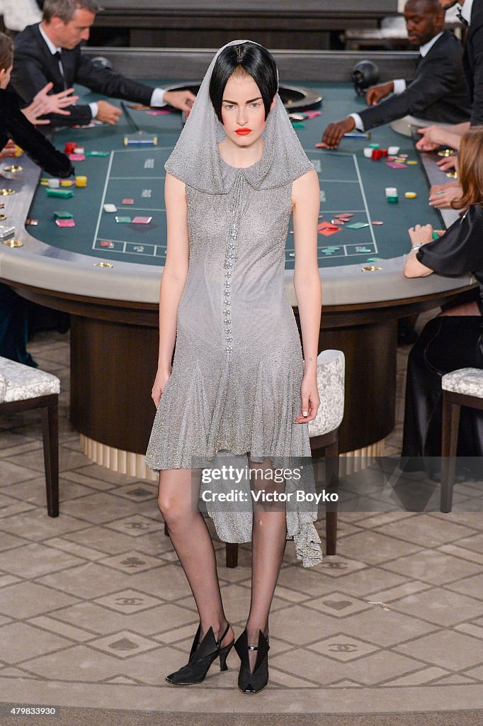 Chanel : Runway - Paris Fashion Week - Haute Couture Fall/Winter 2015/2016