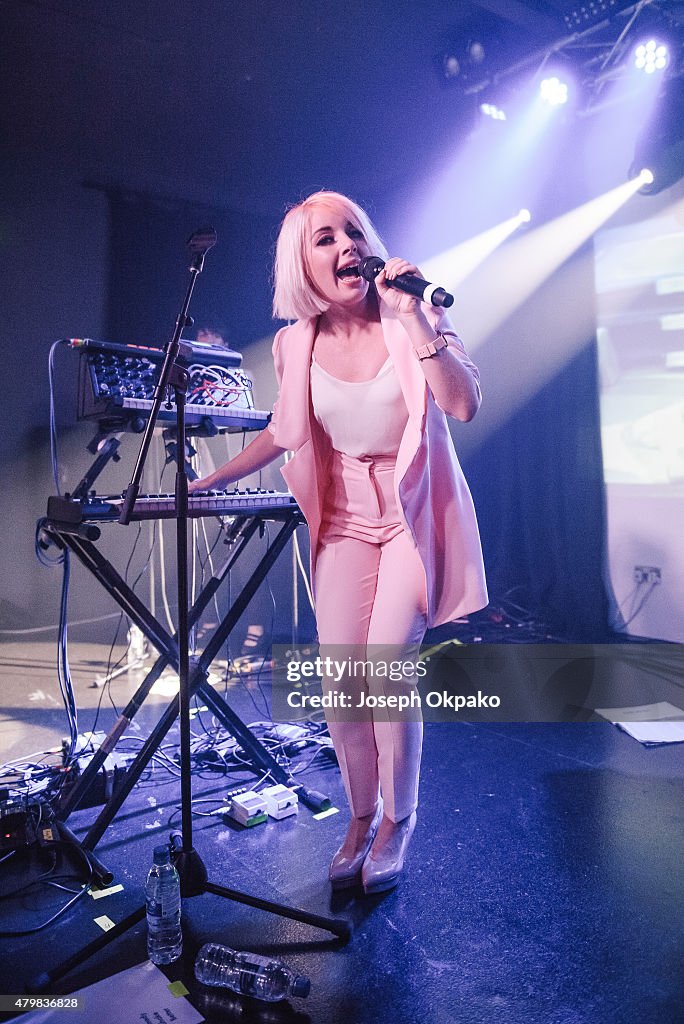Little Boots Performs At Oslo