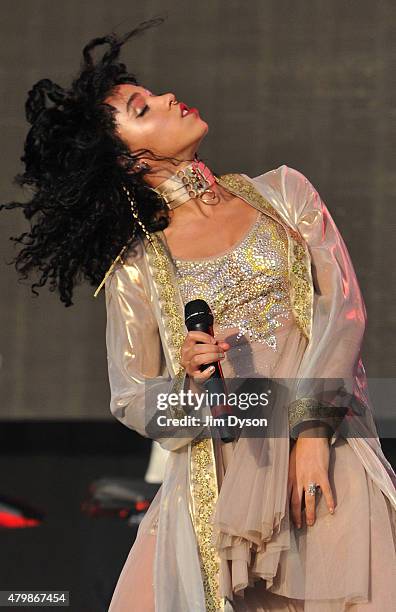 Twigs performs live on the West Holts stage during the third day of Glastonbury Festival at Worthy Farm, Pilton on June 28, 2015 in Glastonbury,...