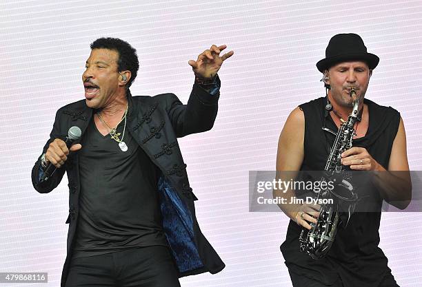 Lionel Richie performs live on the Pyramid stage during the third day of Glastonbury Festival at Worthy Farm, Pilton on June 28, 2015 in Glastonbury,...