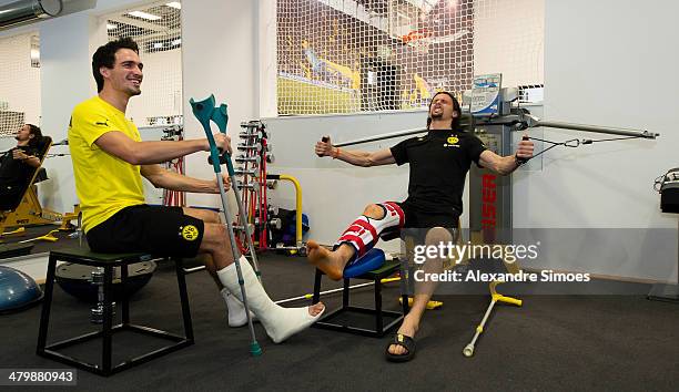 Donnerstag , 1. Fussball - Bundesliga Saison 13/14 - Pressekonferenz in Dortmund,BV Borussia Dortmund, Mats Julian Hummels und Neven Subotic begannen...