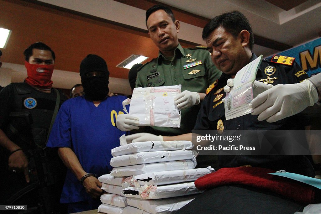 Indonesian Customs Narcotics Team thwart the smuggling of 24...