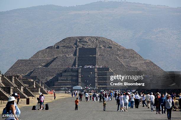 Celebration Of Spring Equinox At The Pyramids Of The Sun Photos and ...