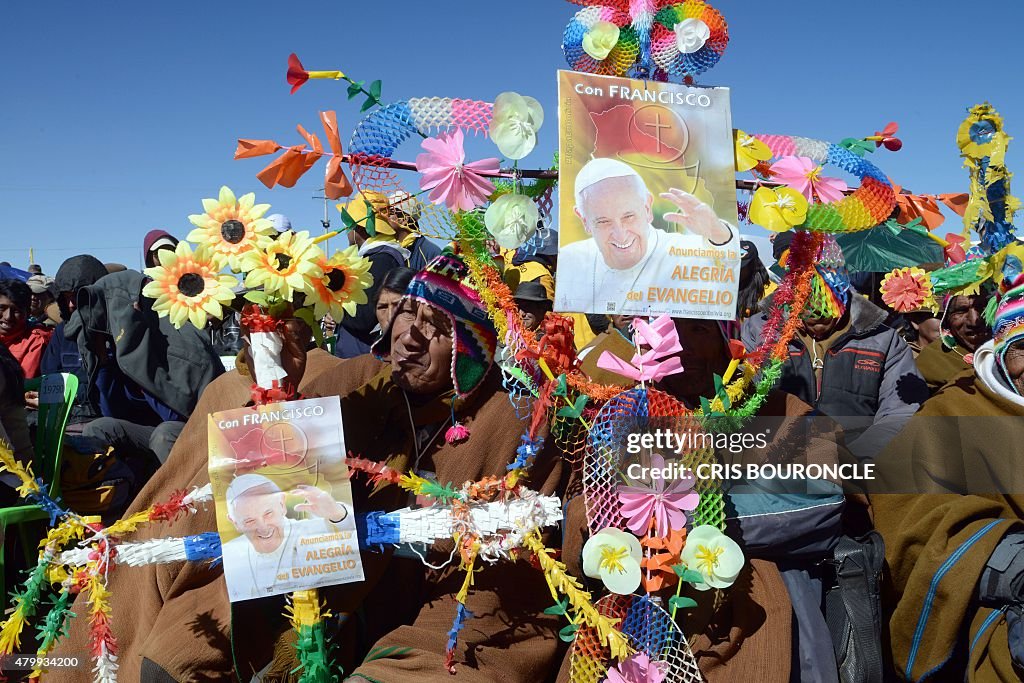 BOLIVIA-POPE-FAITHFUL