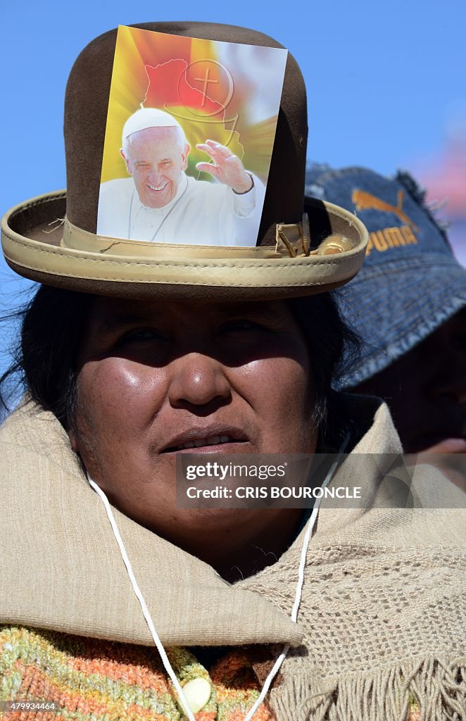 BOLIVIA-POPE-FAITHFUL
