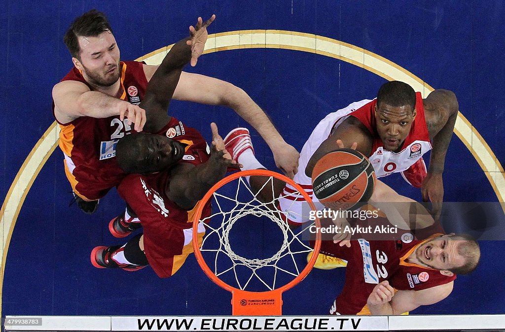 Galatasaray Liv Hospital Istanbul v FC Bayern Munich - Turkish Airlines Euroleague Top 16