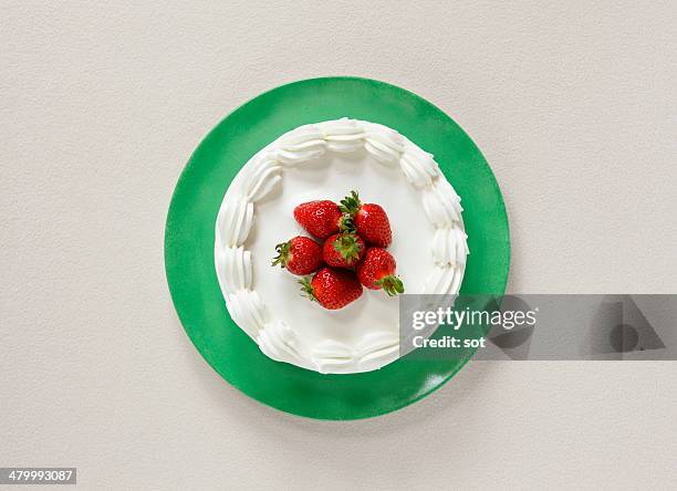 strawberry cake,aerial view - strawberry and cream stock pictures, royalty-free photos & images