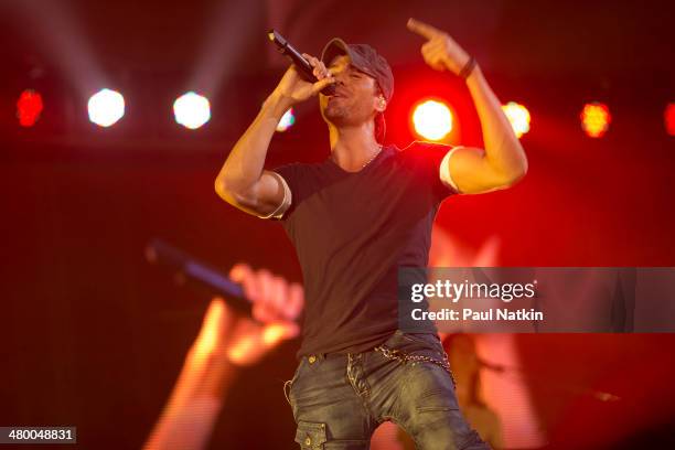 Musician Enrique Iglesias performs onstage at the United Center, Chicago, Illinois, August 4, 2012.