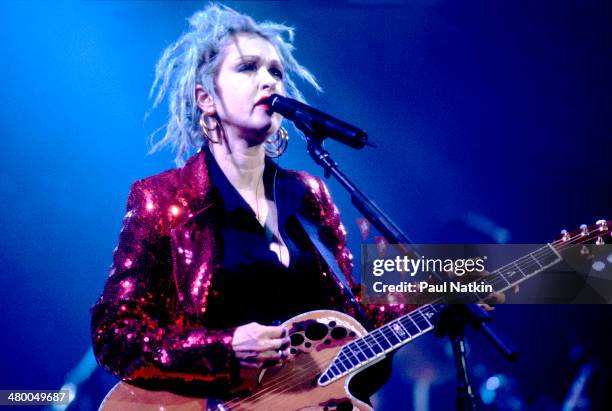 Musician Cyndi Lauper performs onstage, Chicago, Illinois, September 2, 1999.