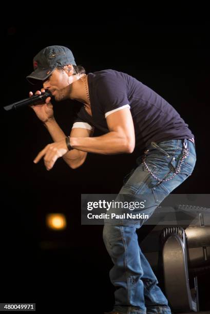Musician Enrique Iglesias performs onstage at the United Center, Chicago, Illinois, August 4, 2012.