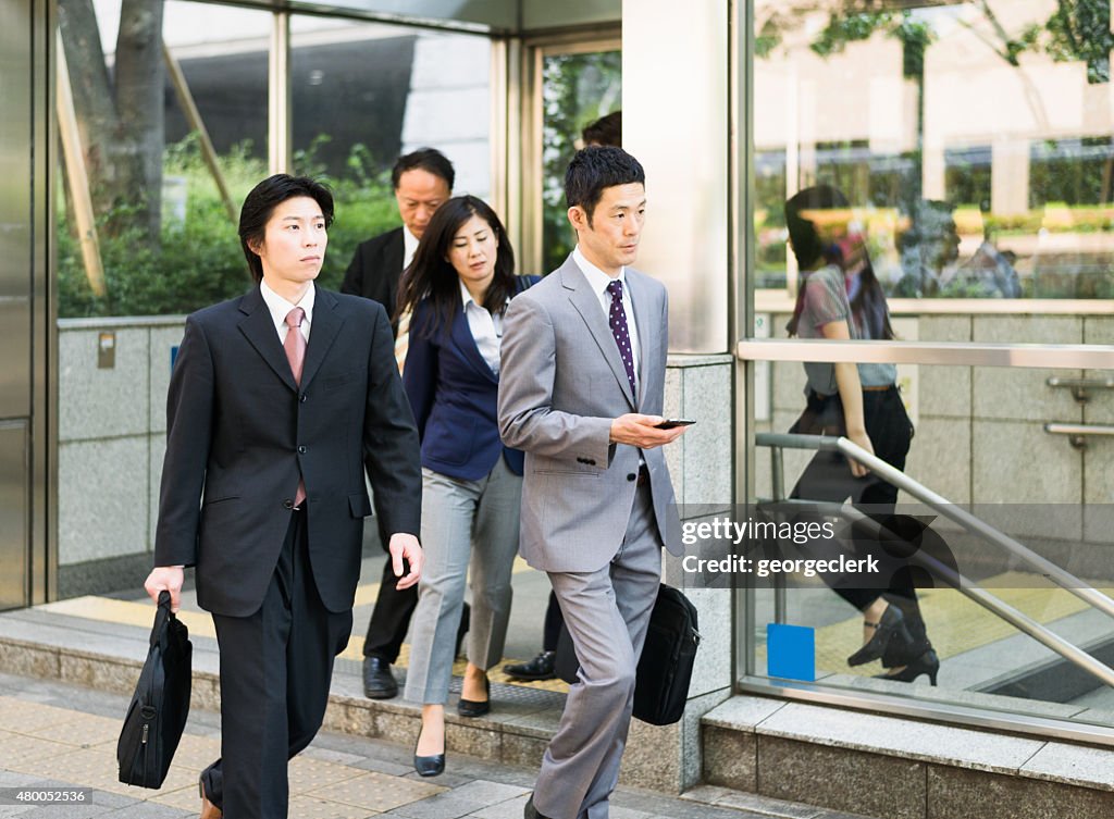 Grupo de los trabajadores de la ciudad de Japón