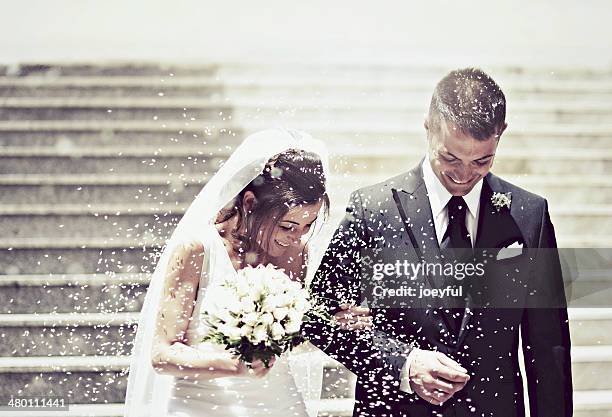 bright happiness - just married stockfoto's en -beelden