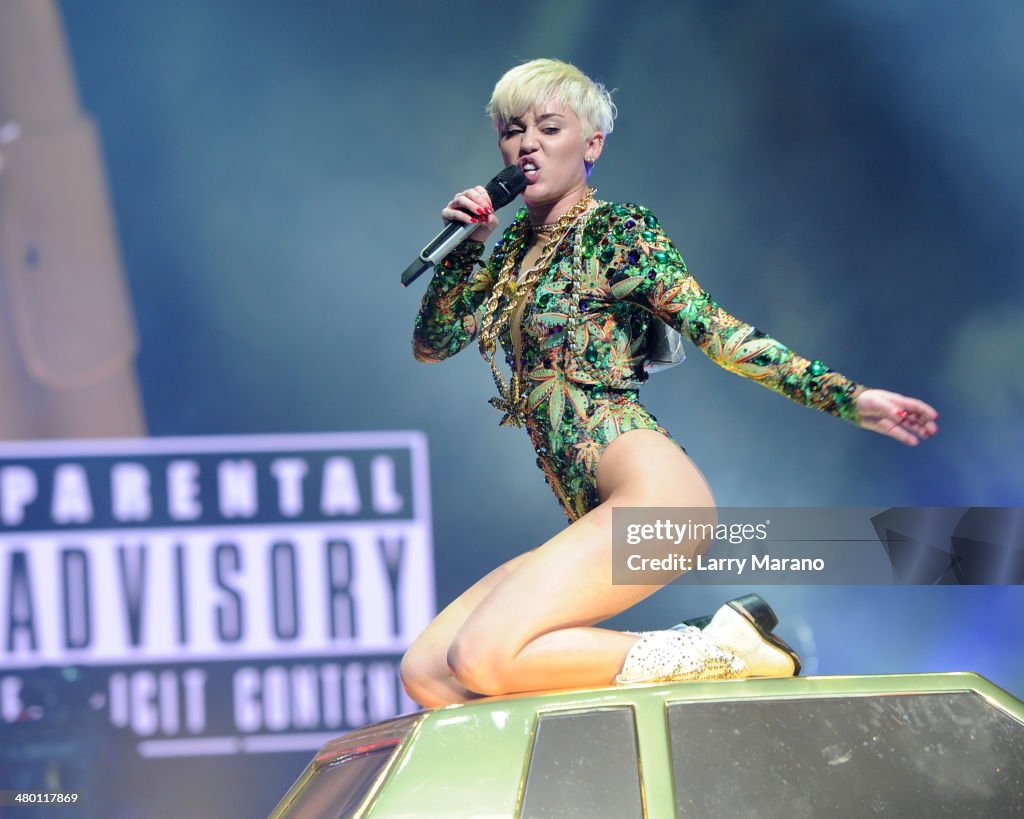 Miley Cyrus Bangerz Tour In Miami