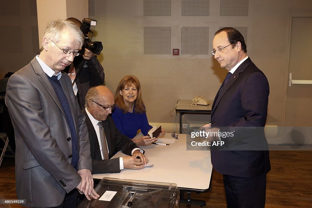 FRANCE2014-VOTE-PS-TULLE-HOLLANDE