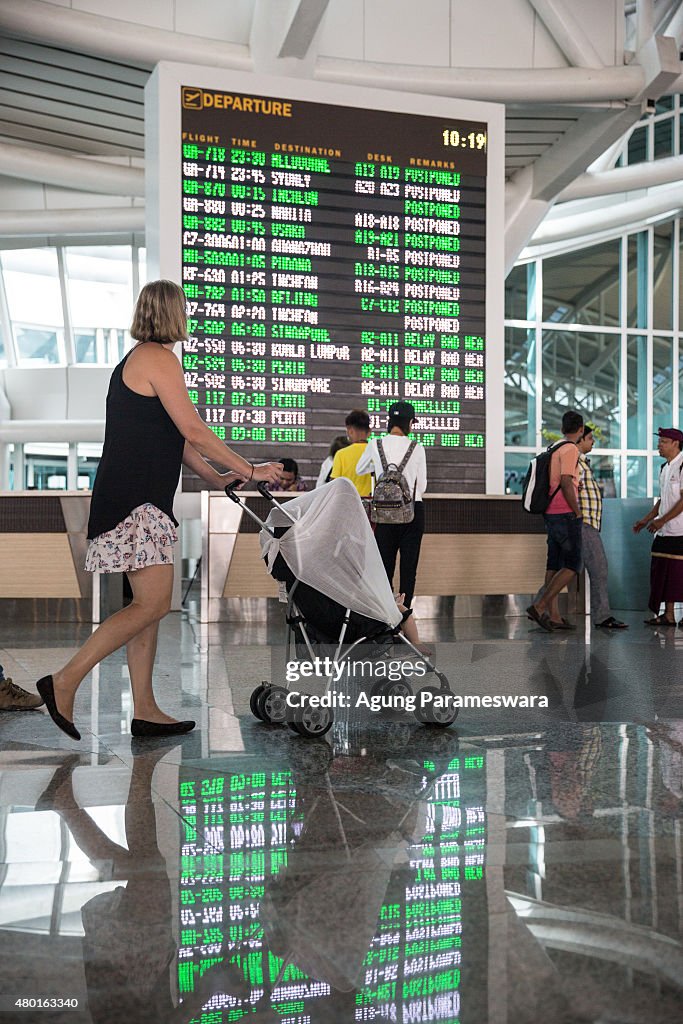 Bali Flights Cancelled Due To Volcanic Ash Cloud From Mount Raung