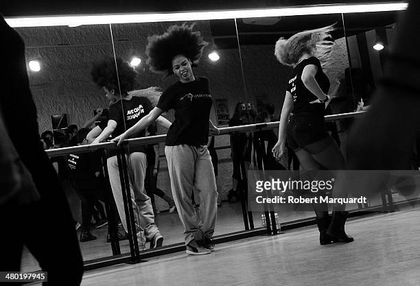 Kimmie Gee conducts a dance class at the 'Coco Comin Escola de Dansa i Comedia Musical' on March 23, 2014 in Barcelona, Spain.