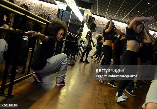 Kimmie Gee conducts a dance workshop at the 'Coco Comin Escola de Dansa i Comedia Musical' on March 23, 2014 in Barcelona, Spain.