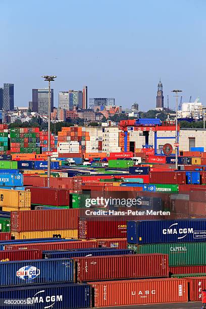 container terminal, harbour of hamburg, germany - hamburger hafen stock-fotos und bilder