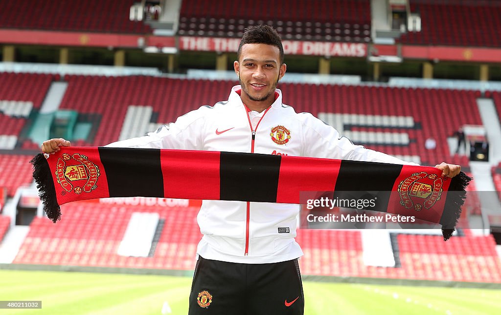 Memphis Depay Welcome Press Conference at Manchester United