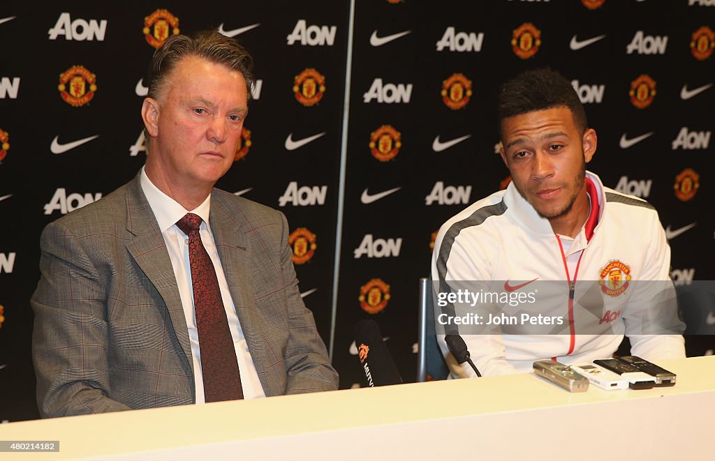 Memphis Depay Welcome Press Conference at Manchester United