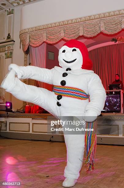 bonhomme carnival steppette - winterfestival stockfoto's en -beelden