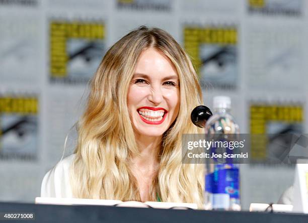 Actress Sarah Carter speaks onstage at the "Falling Skies" panel during TNT at Comic-Con International: San Diego 2015 on July 10, 2015 in San Diego,...