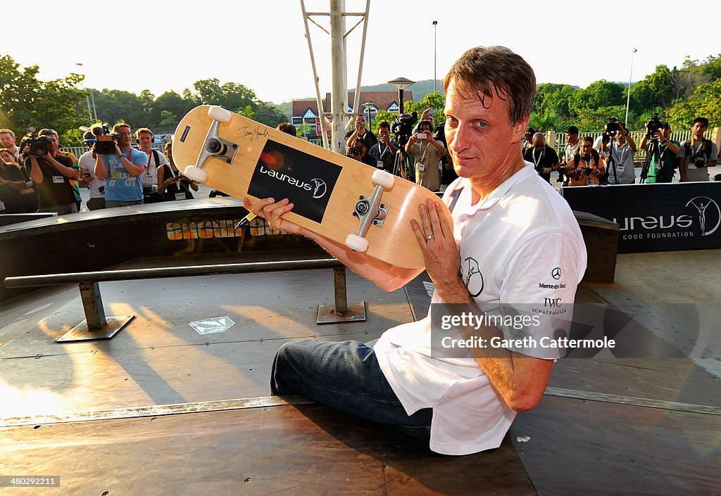 LWSA - Tony Hawk At Urban Skateboard Park