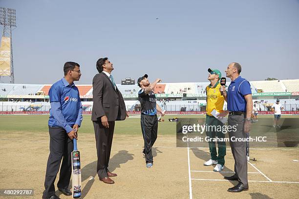 Brendon McCullum captain of New Zealand tosses the coin with , Francois du Plessis captain of South Africa match referee Javagal Srinath ,Pepsi...