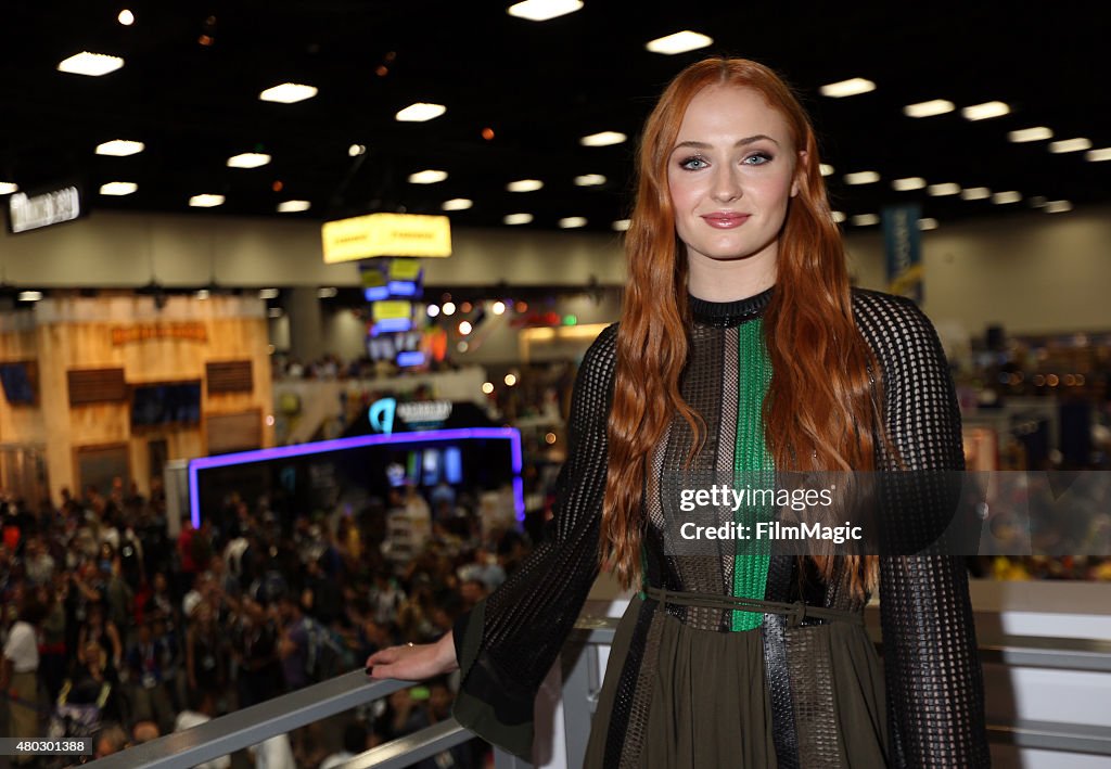 Actress Sophie Turner at the "Game Of Thrones" autograph signing