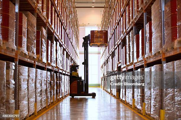 Warehouse Shell Shell Warehouse Photos and Premium High Res Pictures - Getty Images