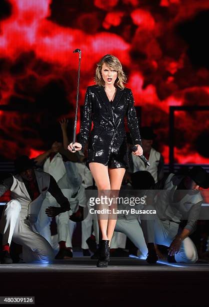 Singer/songwriter Taylor Swift performs onstage during The 1989 World Tour Live at MetLife Stadium on July 10, 2015 in East Rutherford, New Jersey.