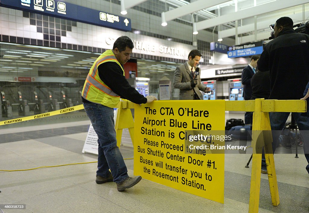 32 Injured As Commuter Train Derails At Chicago's O'Hare Airport