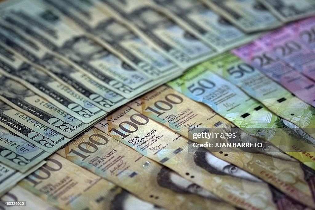 VENEZUELA-ECONOMY-DOLLAR