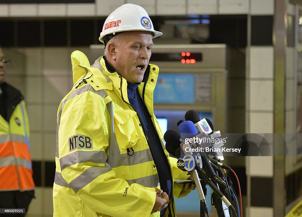 32 Injured As Commuter Train Derails At Chicago's O'Hare Airport