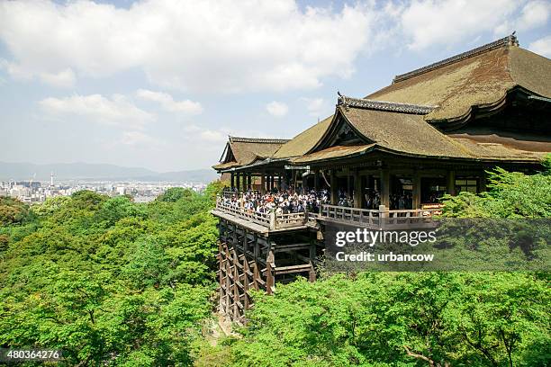 giapponese kiyomizu-dera, tempio buddista, kyoto - kiyomizu dera temple foto e immagini stock