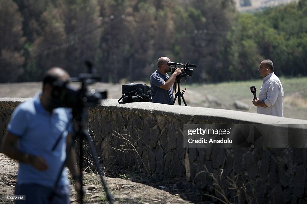 Daesh excavate ditches along the border in Aleppo's Jarabulus