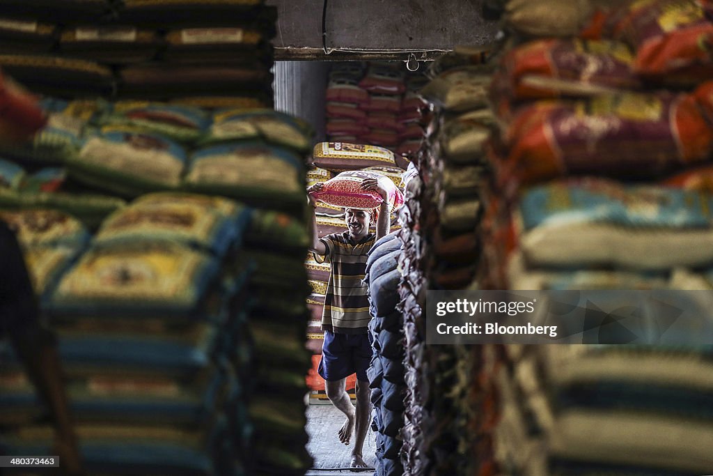 Rice Wholesalers At APMC Market As Rice Exports Expected to Reach Record Levels