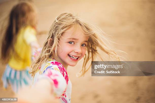 que el placer. - blond hair girl fotografías e imágenes de stock