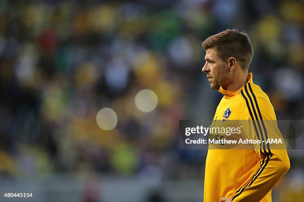 Steven Gerrard of LA Galaxy warms up before his debut ahead of the International Champions Cup match between Club America and LA Galaxy at StubHub...